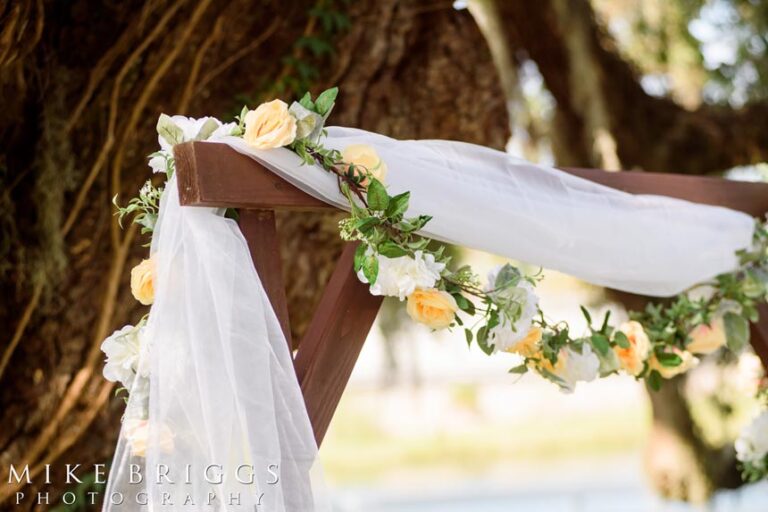 Wedding Arch Flowers - Stunning Ideas & Tips for Your Day
